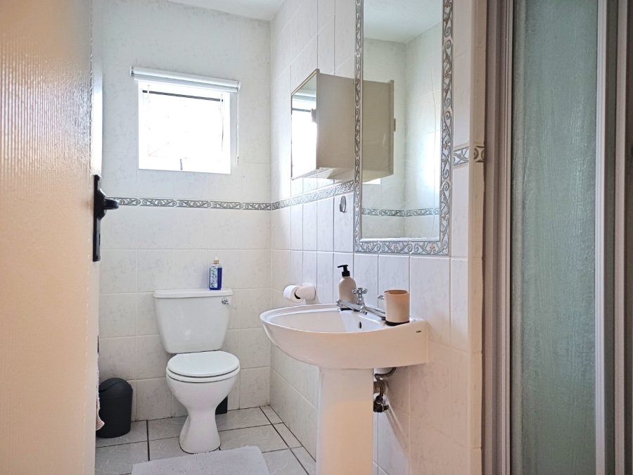 2 Bedroom Property for Sale in Hartenbos Heuwels Western Cape